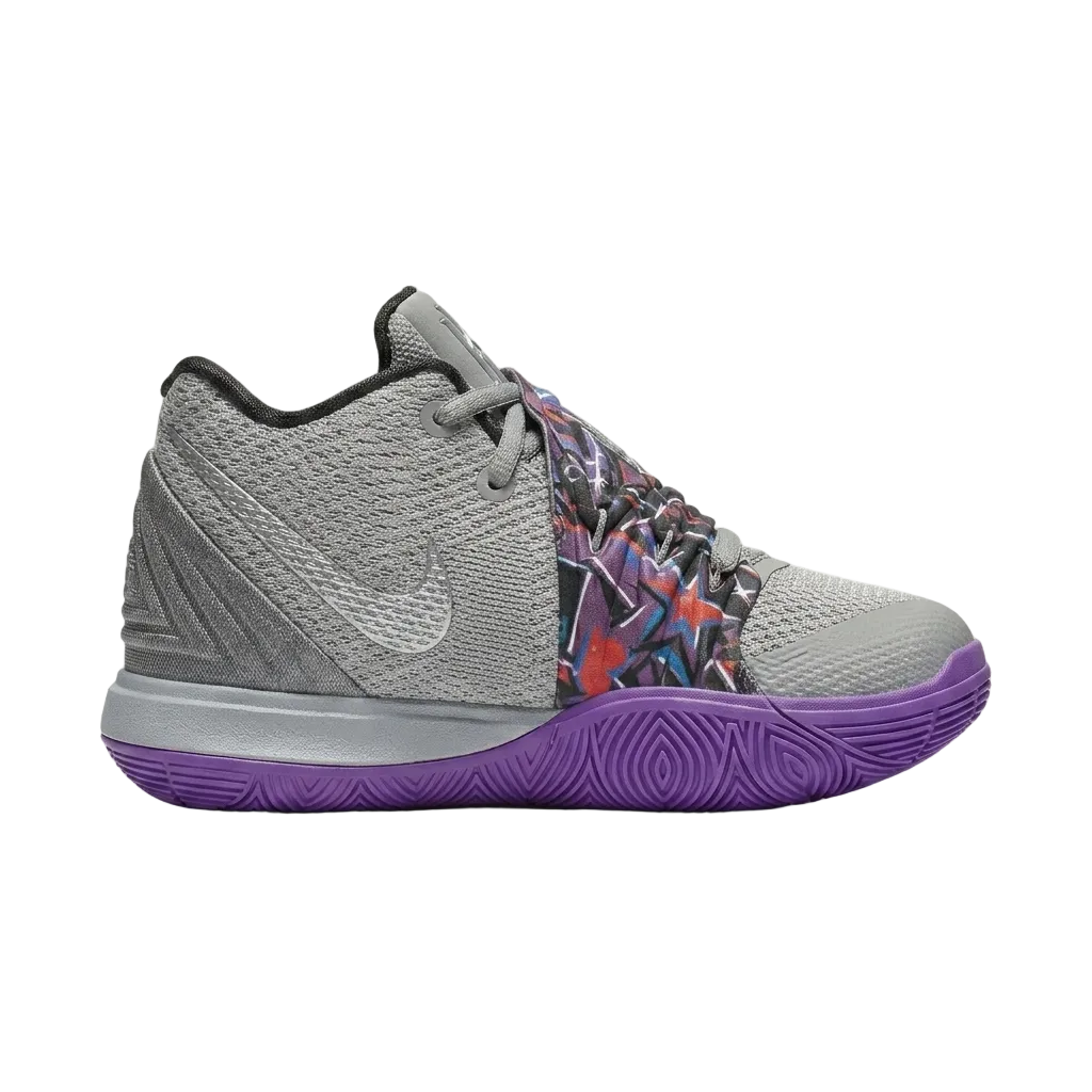 Lateral profile view of Nike Kyrie 5 TD Graffiti toddler sneakers in atmosphere grey and purple with metallic silver swoosh